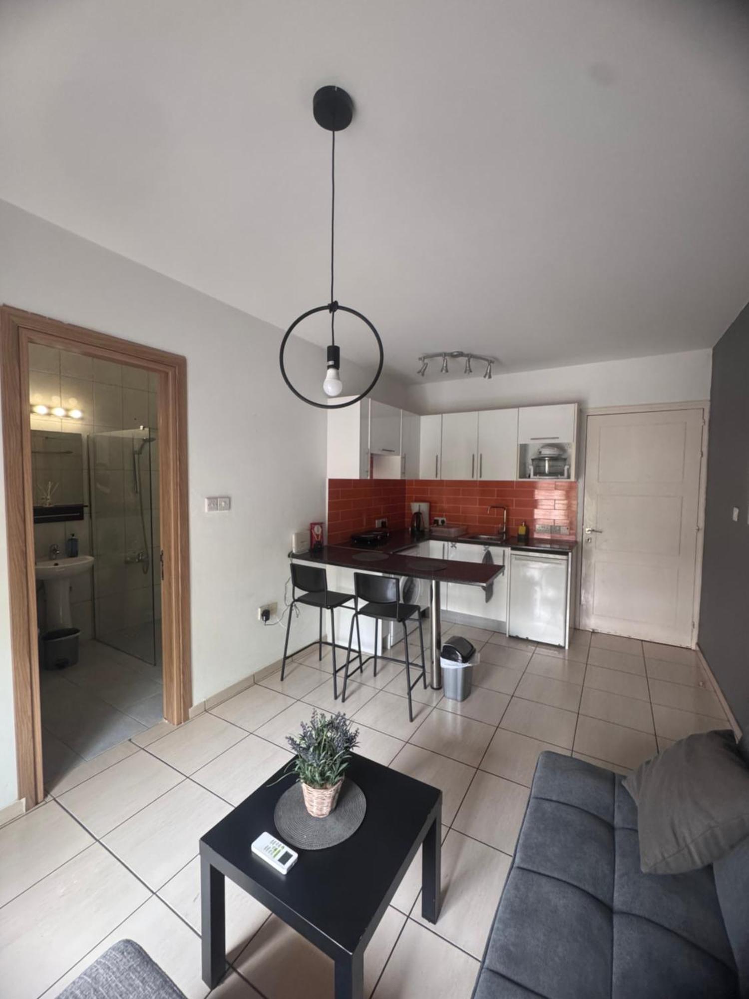 Cozy 1 Bedroom Apartment Close To The Beach Paphos Exterior photo